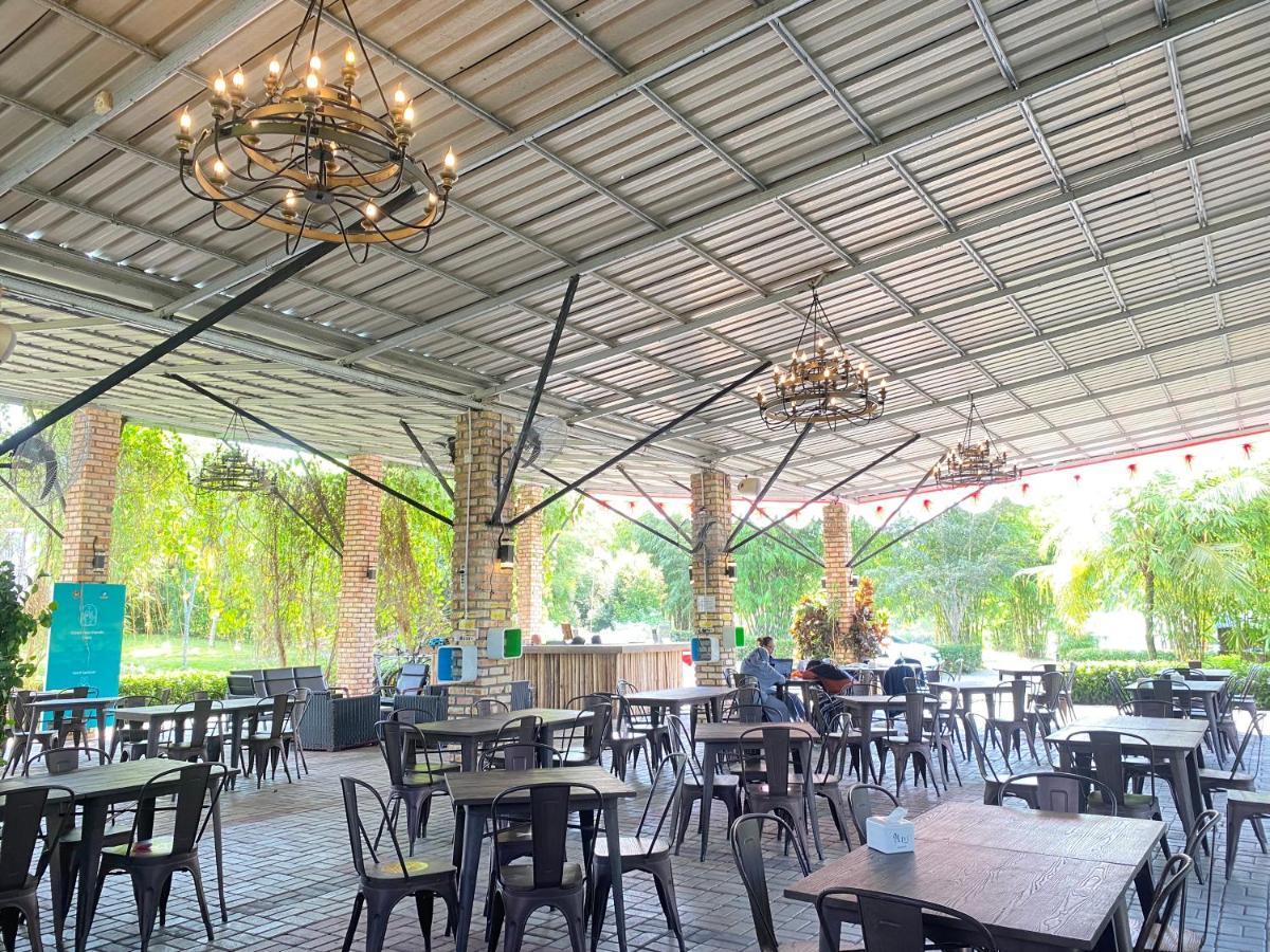 Desa Wisata Ekang Lagoi Exterior foto